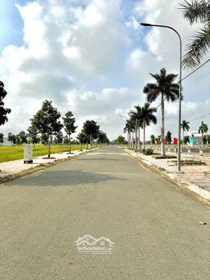 hàng hiếm giá hời - một cặp view hồ 3,3 tỷ thương lượng - đường đt818 ngay tthc thủ thừa - long an