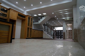 bán gấp mặt tiền phan văn trị ngay katinat, p5, gv, 10x19m, vuông, không lộ giới, 4 tầng, giá 35 tỷ