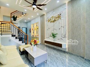 bán nhà 32m2, 1 lầu, 2pn, sân thượng, gần nhà máy bia lê thị riêng quận 12