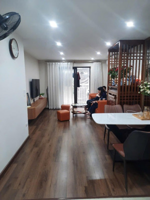 hiếm bán gấp căn hộ cc vĩnh phúc nhà đẹp full nội thất nhập ngoại dt 72m-2pn giá chỉ 5tỷ nhỉnh
