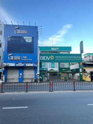 bán nhà mặt tiền thương hiệu cách mạng 8 q.tân bình -dt: 12x25m xây hầm 7 lầu hđt 220tr/th giá 64tỷ