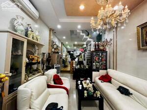 Bán nhà mặt tiền KD Phú Nhuận, gần Huỳnh Văn Bánh, 3 Tầng,68m2, nở hậu, 13.6 Tỷ