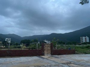 cho thuê lô đất mặt biển 1000m2