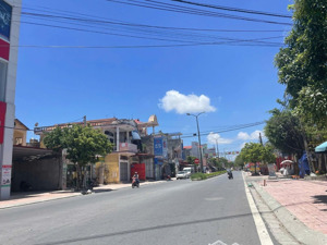 đất thọ xuân, thị trấn núi đối, kiến thụy. trung tâm huyện kiến thụy, cách mạc thái tổ 100m