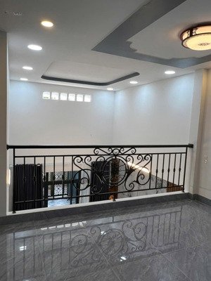 bán nhà cấp 4 có gác lửng đúc full nội thất mới hẻm đường lương định của vĩnh ngọc lh 0908208379