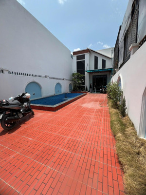 villa 300m2, shr hoàn công, cách aeon bình tân 17km. gần kcn cầu tràm đường đinh đức thiện.