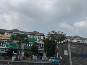 23 tỉ cách cổng merita khang điền 2 căn