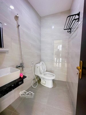 chính chủ cho thuê phòng trọ có thang máy riêng, chỉ với giá 3,8 triệu