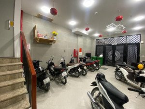 toà apartment vip cầu giấy, 9 tầng thang máy, 25 căn hộ khép kín, 2 thoáng, đủ gpxd &pccc, 120tr/th