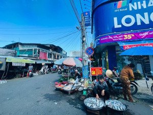 cần bán nhanh lô đất đẹp ngay thị trấn
