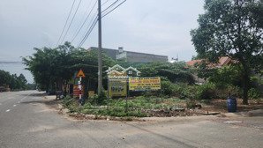 cần bán mảnh đất 2mt đường bê tông 12m, 721m2 thổ cư kế trường