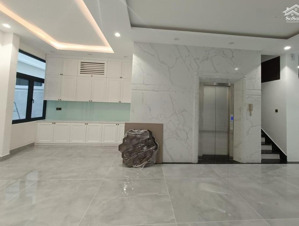 cho thuê văn phòng, sẵn bàn ghế, máy in tại vinhomes grand park. liên hệ 0828030977 thiện