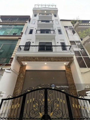 tôi cho thuê nhà phân lô lê văn lương vị trí kd đỉnh, dt 65m* 5 tầng, ô tô vào nhà, đỗ cửa. 24tr/th