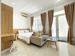 cho thuê căn hộ quận 3_ban công_nhà mới sạch sẽ_gần công viên lê văn tám, chùa vĩnh nghiêm