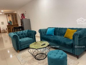 bán gấp căn hộ h2 hoàng diệu q. 4, dt 69m2 gồm 2pn 2wc, có sẵn nội thất, giá 1 tỷ 720, có sổ hồng
