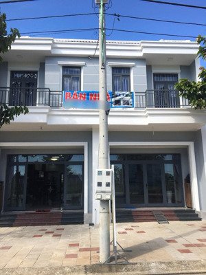 tp đồng xoài - bình phước - 2 tầng - 5x24m - 3 pn - 3 wc, pk, bếp - 3.2 tỷ