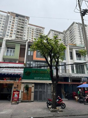 nhà mặt tiền đường dân chủ sát cạnh moonlight residences, phường bình thọ, thành phố thủ đức