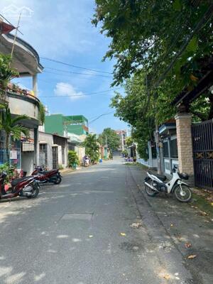 Lô đất đường 182 tăng nhơn phú A Diện tích 80m giá tốt