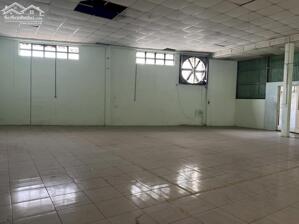 CHO THUÊ NHÀ KHO 880M2 TẠI TRƯỜNG CHINH, GIÁ 50 TRIỆU, SẴN CẨU