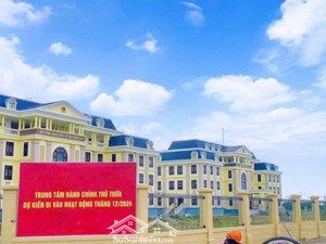 khách kẹt tiền gửi bán nhanh lô đất nằm ngay trung tâm thị trấn thủ thừa