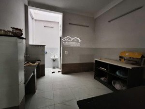 bán hoặc cho thuê nhà mặt tiền kinh doanh đường lò lu quận 9!