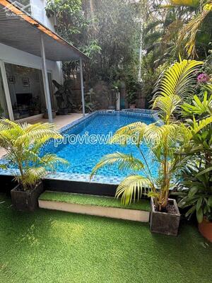 Cho thuê biệt thự Thảo Điền, 350m2, 3 tầng, sần vườn, hồ bơi, 4PN, khu an ninh