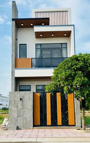 bán nhà full nội thất 2 tầng, shr sau lưng chợ hưng long bình chánh. 0937717255