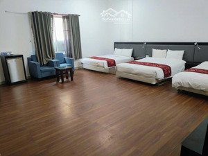 cho thuê khách sạn mặt tiền thủ khoa huân, p1, đà lạt - 43 phòng - có nhà hàng 300m2 - 100tr