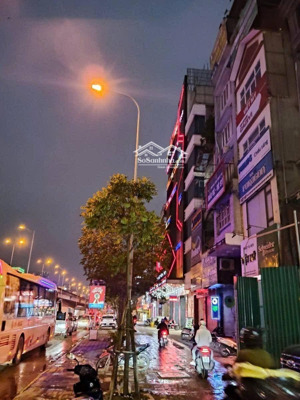 25.5 tỷ , mt 4m , 8 tầng thang máy , mặt phố nguyễn xiển , ở kết hợp kinh doanh siêu đỉnh.