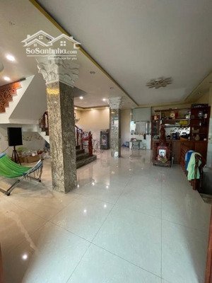 biệt thự 6 tầng có hầm , ngang 8 x 14 , đường trước nhà 10m , ngay an dương vương q8 , 13.99 tỷ