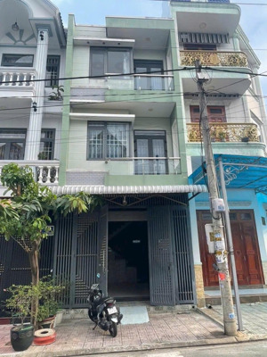 bán nhà 1 trệt 2 lầu kdc hiện hữu gần ngã tư chiêu liêu, dĩ an