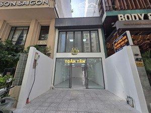cho thuê mặt bằng kinh doanh ngay đường ra vào chung cư