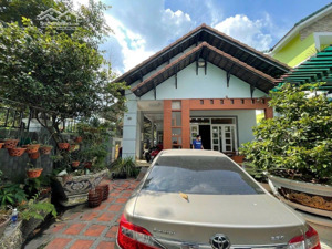 nhà biệt thự vườn 300m ngang 10m kdc đông an gần bigc go tp. dĩ an
