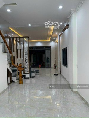 cho thuê gấp nhà 1 trệt 1 lầu kp9 tân phong gần chợ cây xăng 26
