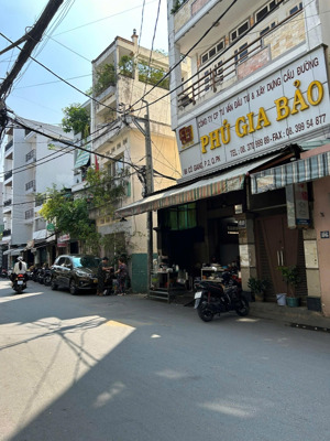 bán nhà mặt tiền trung tâm phú nhuận chỉ 200tr/m2