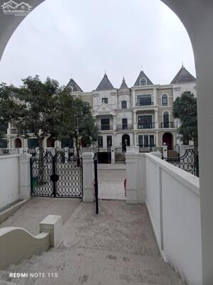 Bán Nhà Ciputra 150m5T MT7m Vỉa Hè Quận Tây Hồ 55 Tỷ Nguyễn Hoàng Tôn.