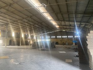 cho thuê 4000m2 kho xưởng tại phù chẩn, từ sơn, bắc ninh, giá chỉ 52k/m2. lh: 0902132489