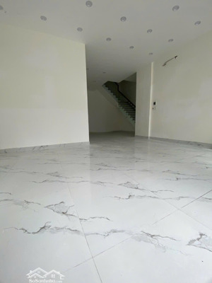 cho thuê nhà 3 tầng mt lê duẩn