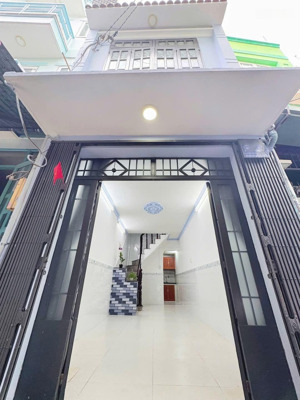 cho thuê nhà mới 30m2 trệt + lửng + lầu giá 8tr