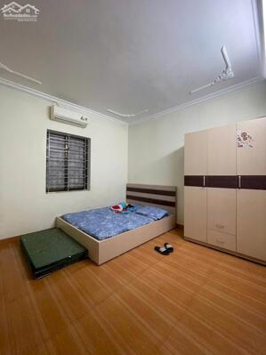 Cho thuê nhà riêng tại Chợ Hàng - Hồ Sen