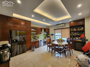 phố vip đống đa, vỉa hè kinh doanh dòng tiền 50m2 mặt tiền 5,6m 5 tầng 27 tỷ