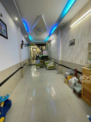 full nội thất 3,5x18m trệt 1 lầu có 2pn 2wc bùi quang là p12 gv giá 9 triệu