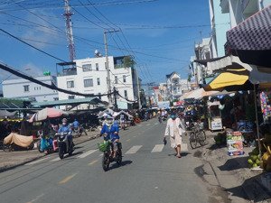 chính chủ cần tiền duy trì doanh nghiệp bán gấp lô đất, cắt lô 400tr , sổ sẵn, vay nh được 70%