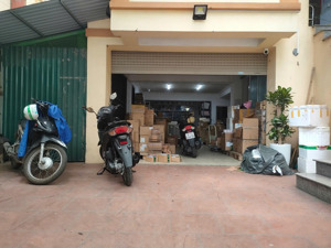 cho thuê biệt thự đối diện ct6 xala 125m2 thiết kế 4 tâng phù hơp văn phòng ,kho , ỏ . 25tr