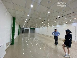 cho thuê lô đất phạm văn đồng 330 m2 sát biển siêu víp