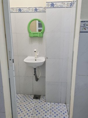 chính chủ cho thuê nguyên căn ngay trung tâm chợ đường quận 12