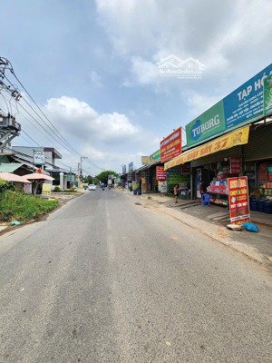 bán nhà mt kinh doanh ngay trường tiểu học thái hòa b, p. thái hòa, tp. tân uyên