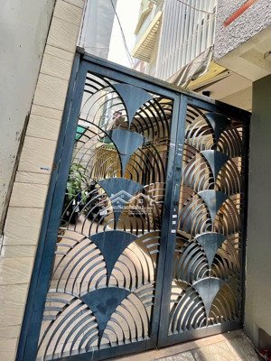 nhà chính chủ 185/ phan đình phùng, phú nhuận, 30m2, 4 tầng, hẻm 3m, chỉ 5,7 tỷ (thương lượng)