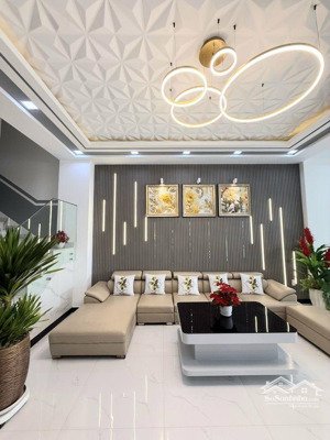 siêu phẩm nhà phố hiện đại, có thang máy, nội thất sang trọng ở kdc văn minh, cao cấp.