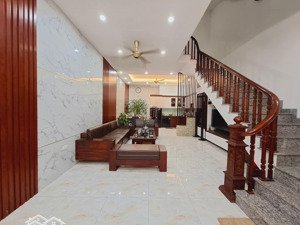 bán nhà tđc- kiến hưng- hà đông- view công viên-ô chờ thang máy- kinh doanh- dt: 63m-3 tầng- mt: 5m